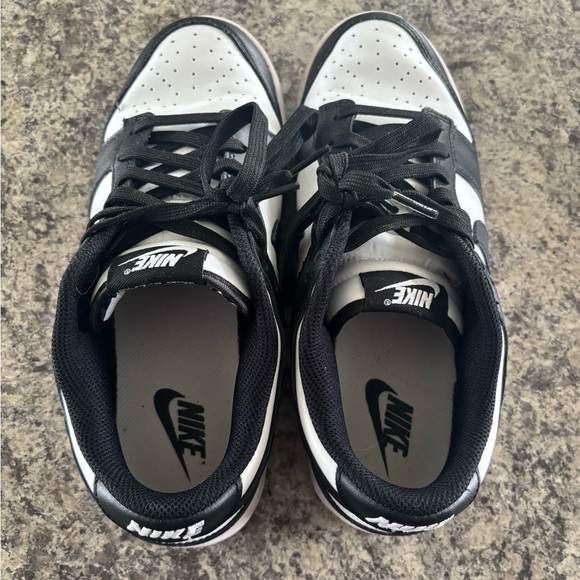 Women’s Nike Dunks size 8.5 🖤🤍 - Picture 3 of 7